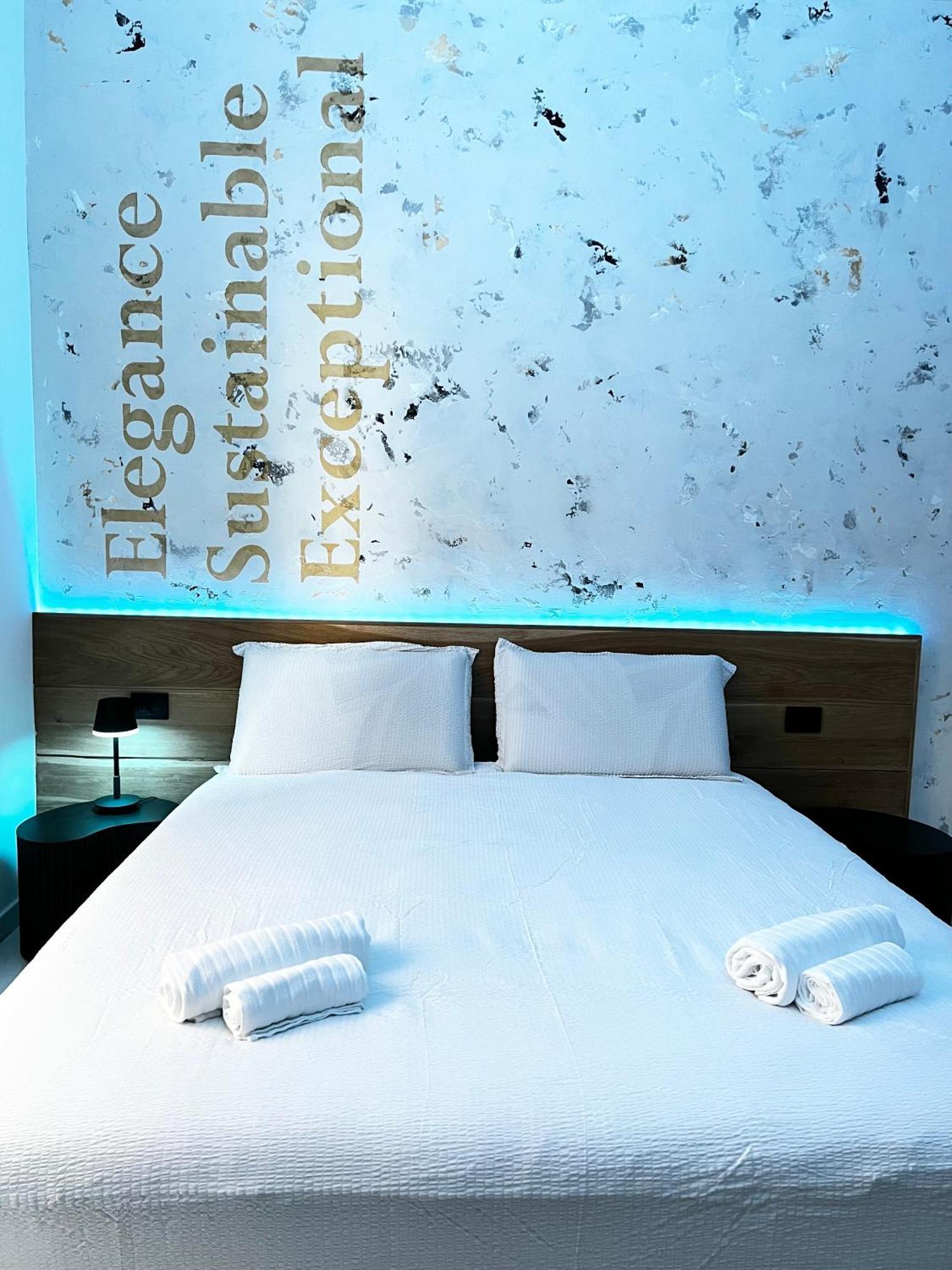 Ese Luxury * Roma
