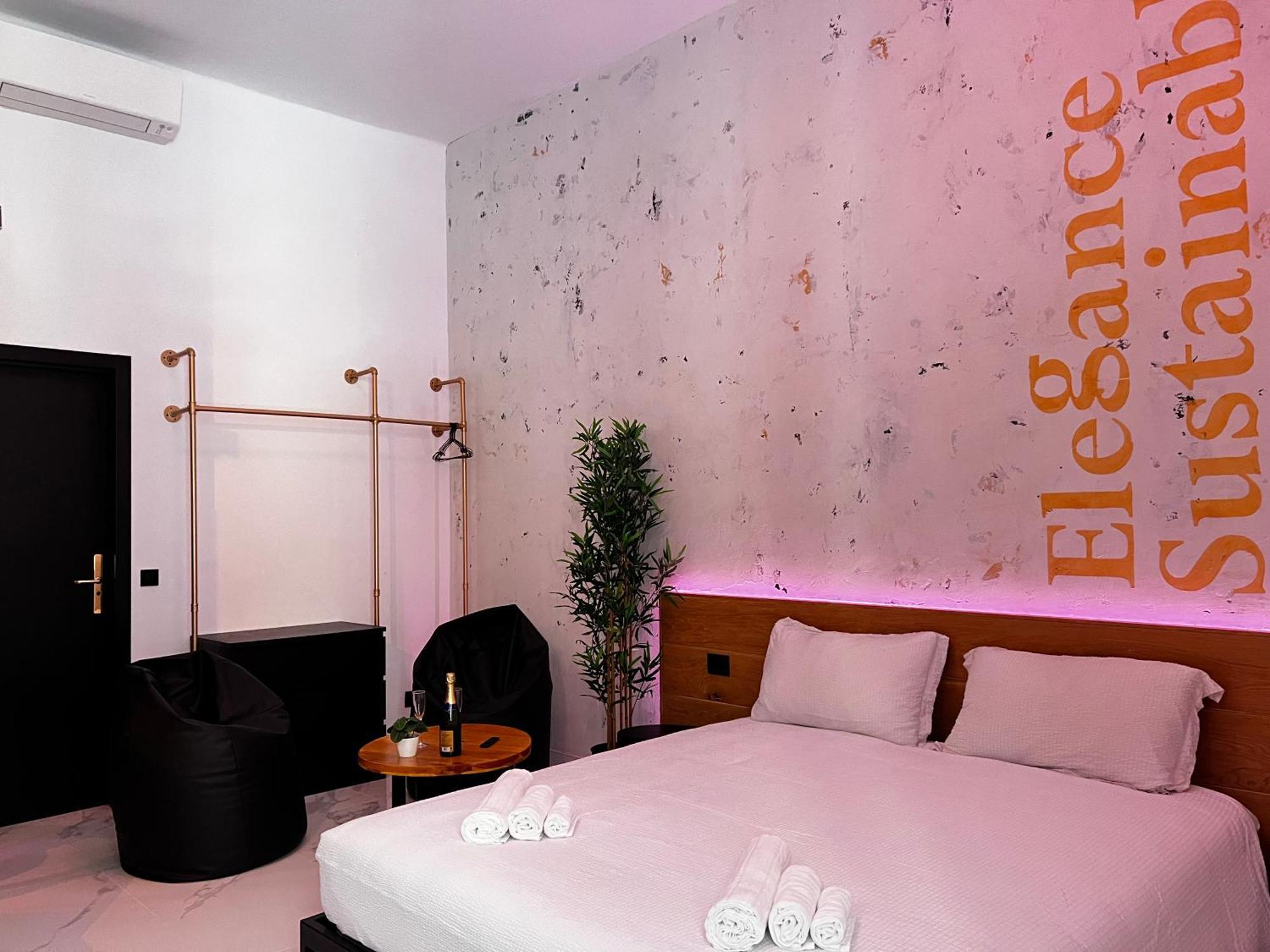 Ese Luxury - Elegant Jacuzzi Suite, Quiet&central Affittacamere